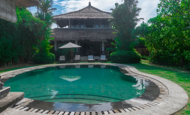 Leasehold - Tropical Estate with Huge Garden - Walking Distance to Berawa Beach, Canggu, Bali