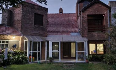 IMPORTANTE CHALET DE 7 AMB