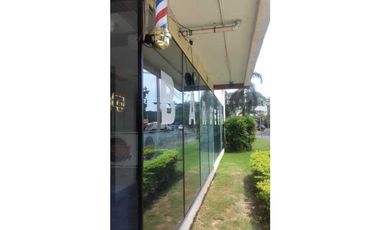 LOCAL DE 104 MTS2 EN PREMIER  PLAZA , BRISAS DEL GOLF