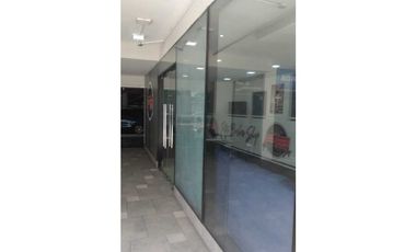 LOCAL DE 104 MTS2 EN PREMIER  PLAZA , BRISAS DEL GOLF