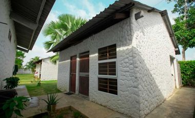 Venta de casa campestre con una hectárea en Monteria