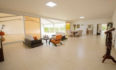 Venta de casa campestre con una hectárea en Monteria