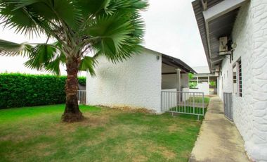 Venta de casa campestre con una hectárea en Monteria