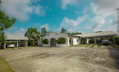 Venta de casa campestre con una hectárea en Monteria