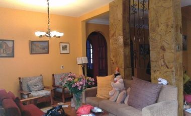 VENDO ARRIENDO CASA esquinera Los Rosales De 547 M2