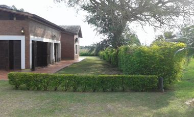 RC-Alquila CASA-CHALET-B° GOLF CLUB-Corrientes