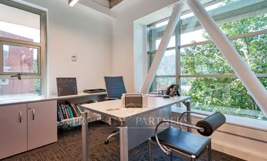 Gran Oficina Duplex en Ciudad Empresarial (UF 51/m2)!!!