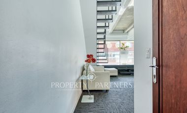 Gran Oficina Duplex en Ciudad Empresarial (UF 51/m2)!!!
