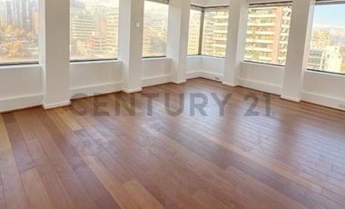 EXCELENTE OFICINA PARA ARRIENDO EN PLENO BARRIO EL GOLF