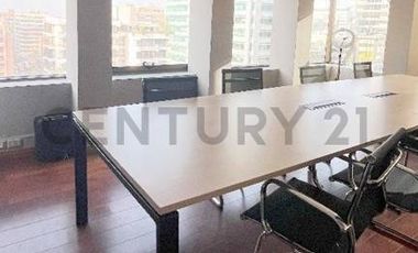EXCELENTE OFICINA PARA ARRIENDO EN PLENO BARRIO EL GOLF