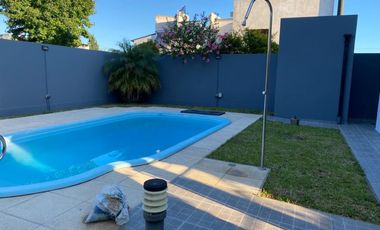 RETASADO - HERMOSO COMPLEJO CON PILETA - SAN JOSE - E.R.