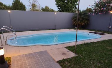 RETASADO - HERMOSO COMPLEJO CON PILETA - SAN JOSE - E.R.
