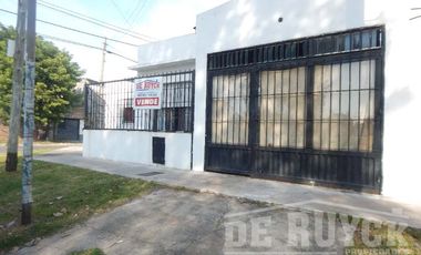 Casa en venta en Ezpeleta Oeste