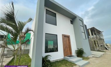 Casas modernas, independientes por estrenar al Sur de Manta