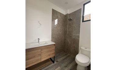 Casas modernas, independientes por estrenar al Sur de Manta