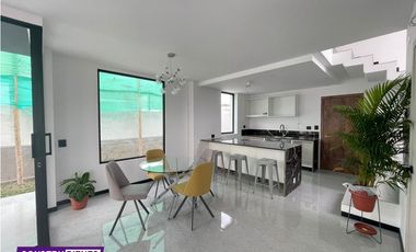 Casas modernas, independientes por estrenar al Sur de Manta