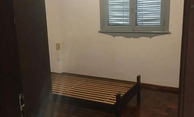 Casa en venta - 2 Dormitorios 1 Baño - Cochera - 217Mts2 - Morón