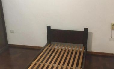 Casa en venta - 2 Dormitorios 1 Baño - Cochera - 217Mts2 - Morón