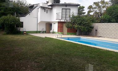 Casa de 4 ambientes Villa Udaondo - Ituzaingó- PERMUTA por Dpto CABA
