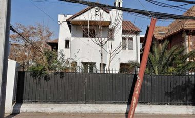 OPORTUNIDAD CASA VENTA COLINDANTE BARRIO ITALIA