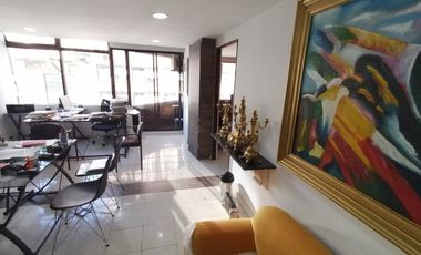 OFICINA EN VENTA UBICADA EN MEDELLÍN SECTOR LA CANDELARIA