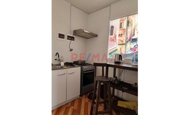 Se Alquila Habitación Para Roomie En Av. Husares De Junín Frente Al Colegio Claretiano
