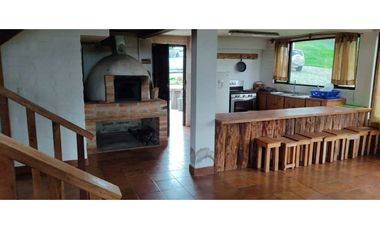 En venta Casa de Campo con Tres Hectarias de Terreno en Otavalo.