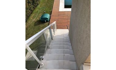 Amplia Casa contemporánea 5 dormitorios y piscina barrio privado Arenas del Sur