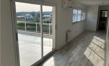 Amplia Casa contemporánea 5 dormitorios y piscina barrio privado Arenas del Sur