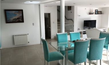 Amplia Casa contemporánea 5 dormitorios y piscina barrio privado Arenas del Sur