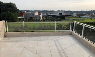 Amplia Casa contemporánea 5 dormitorios y piscina barrio privado Arenas del Sur