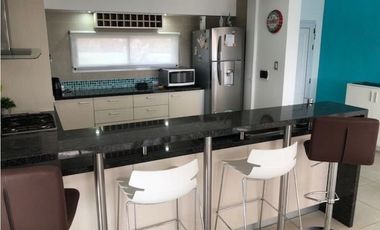 Amplia Casa contemporánea 5 dormitorios y piscina barrio privado Arenas del Sur