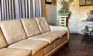 Propiedad ubicada a 400 metros de la Avenida Berlín .