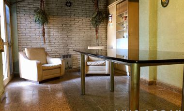 Propiedad ubicada a 400 metros de la Avenida Berlín .