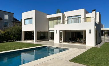 Las Liebres, TEMPORADA, alquiler casa 4 ambientes con piscina. Impecable.. Solo WhatsApp