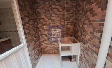 COD. 1234 - SE ARRIENDA CASA - BARRIO: MUTIS