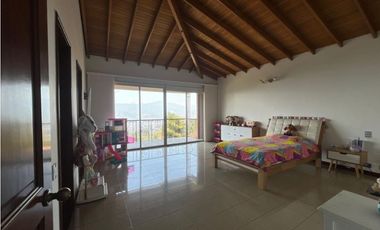 Casa para la venta en El Poblado Cola del Zorro