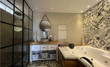 Casa para la venta en El Poblado Cola del Zorro