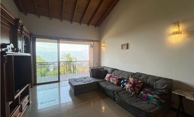 Casa para la venta en El Poblado Cola del Zorro