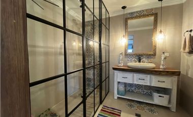 Casa para la venta en El Poblado Cola del Zorro