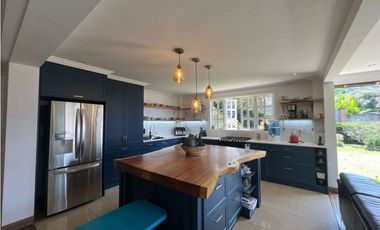 Casa para la venta en El Poblado Cola del Zorro