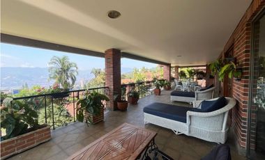 Casa para la venta en El Poblado Cola del Zorro