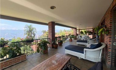 Casa para la venta en El Poblado Cola del Zorro