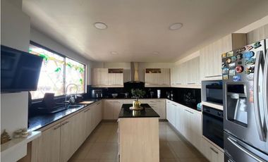 Casa para la venta en El Poblado Cola del Zorro