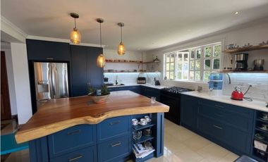 Casa para la venta en El Poblado Cola del Zorro