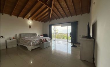 Casa para la venta en El Poblado Cola del Zorro