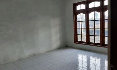 Rumah colomadu dekat bandara