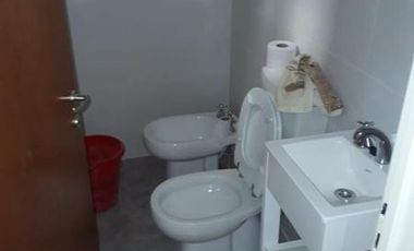 AMPLIO GALPON 350 M2  + VESTUARIO Y OFICINA