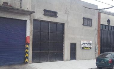 AMPLIO GALPON 350 M2  + VESTUARIO Y OFICINA