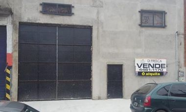 AMPLIO GALPON 350 M2  + VESTUARIO Y OFICINA